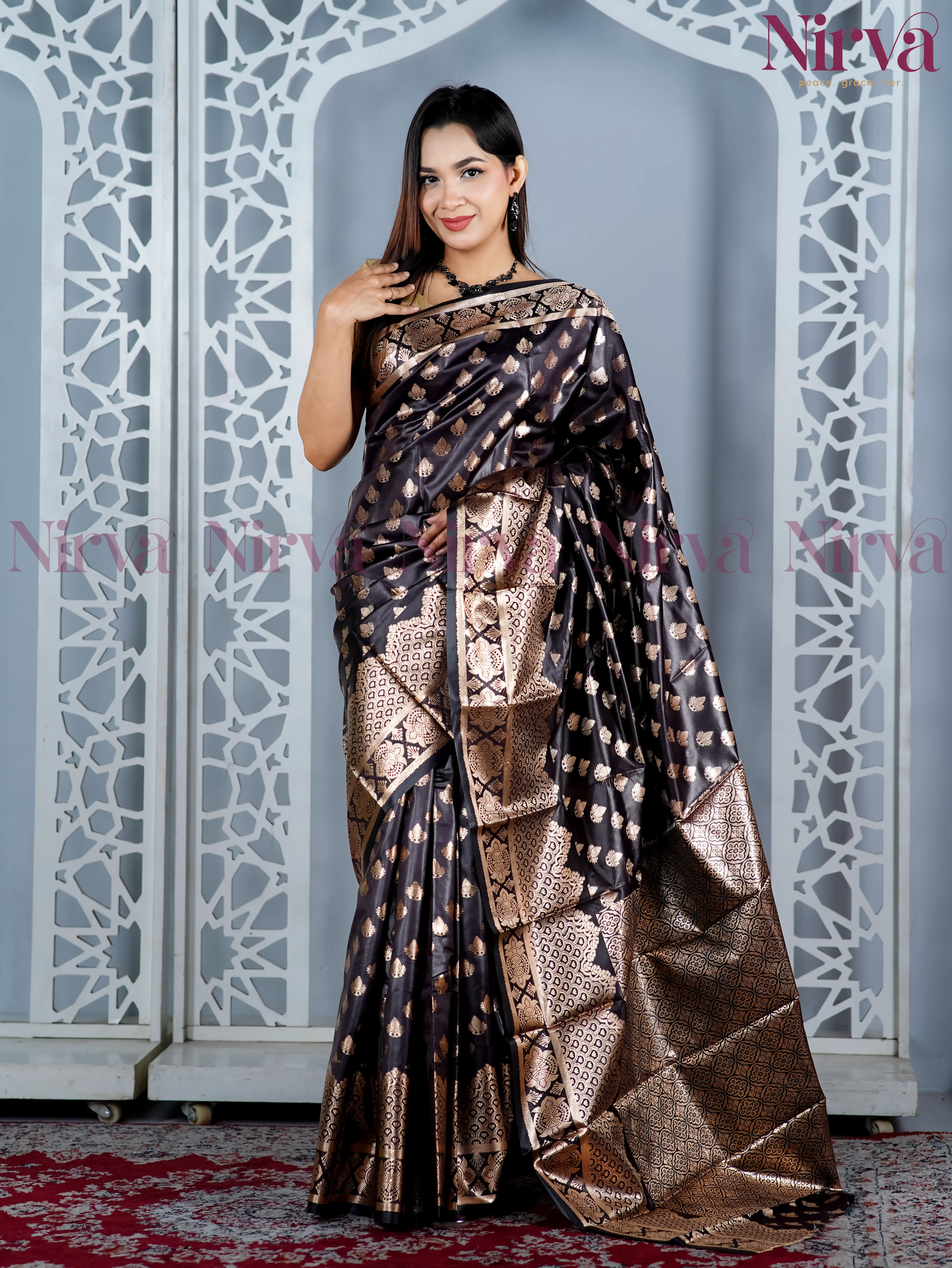 🖤 রাতের রানী — ব্ল্যাক কাতান সিল্ক বেনারসি