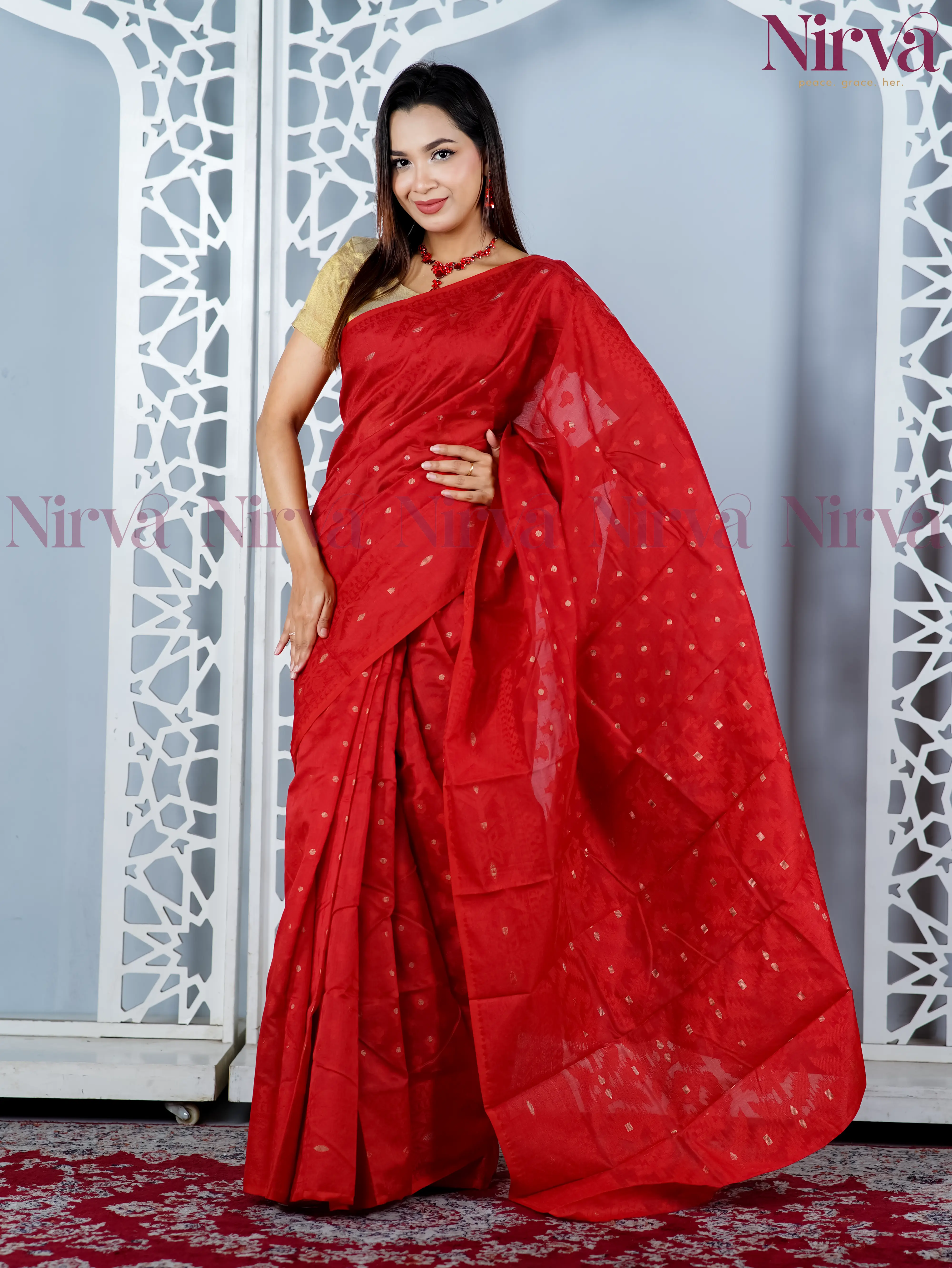 ❤️ লাল স্বপ্ন — রেড গোল্ড বুটি মসলিন শাড়ি